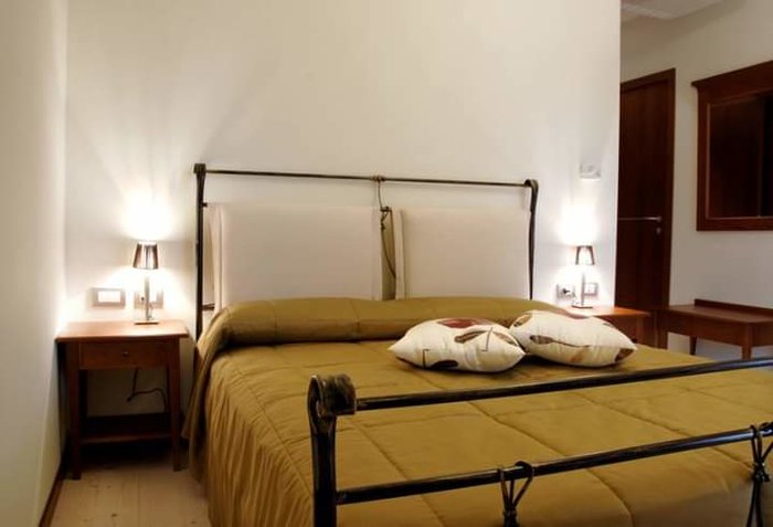 Camera Margherita - vista dalla terrazza sulle colline